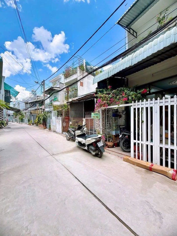 Nhà trệt lầu hẻm 107 Hoàng Văn Thụ 56m² giá 3.099 tỷ - Sẵn sàng vào ở!