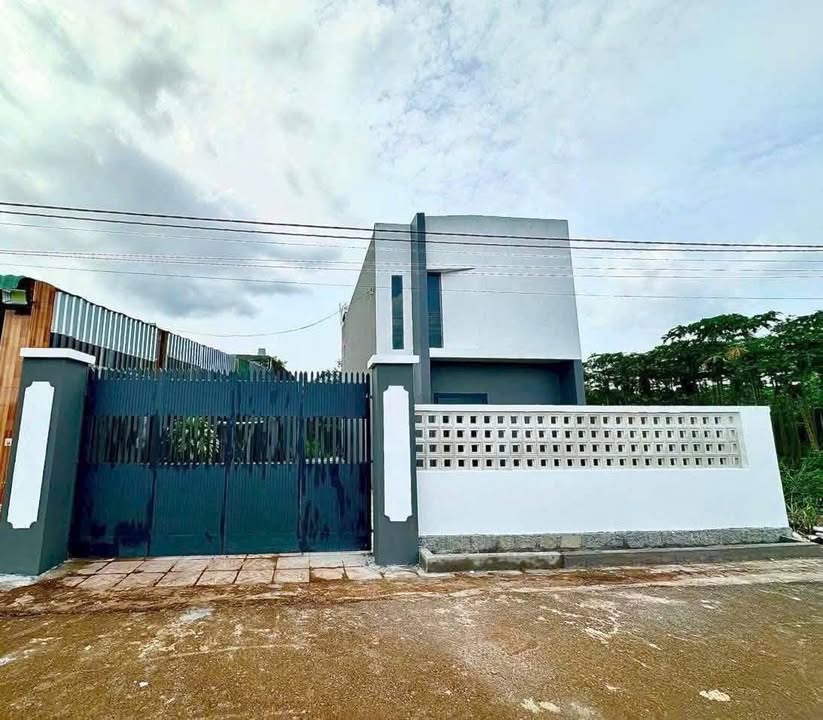 Nhà đẹp mặt tiền đường nhựa số 89, Long Phước, 126m² giá 1.95 tỷ - Sẵn sàng vào ở ngay!