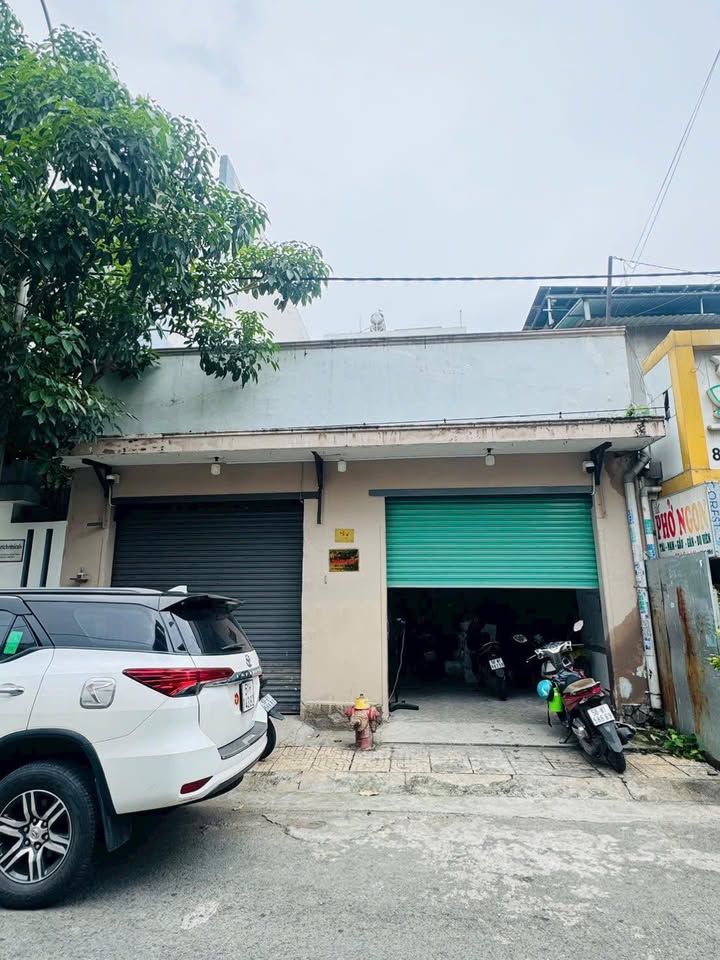 Nhà cấp 4 tại 87 Lê Lâm, Q. Tân Phú, 156m² giá 17.8 tỷ - Phù hợp xây biệt thự mini!