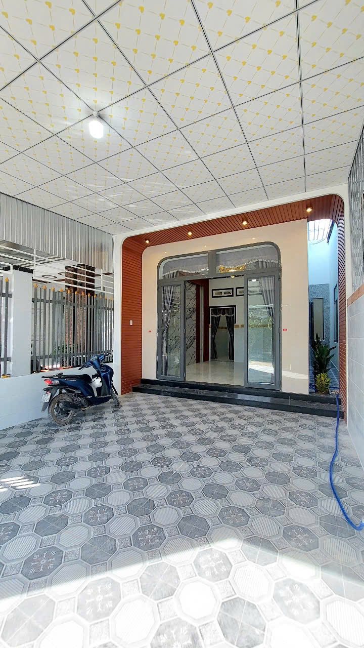 Nhà mới hoàn thiện KP Bàu Năng, Ninh Thạnh, 155m² giá 1.55 tỷ - Thiết kế đẹp, nội thất đầy đủ!