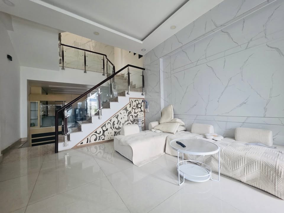 Mặt tiền kinh doanh đường 28, Bình Trưng, Thủ Đức 74m² giá chỉ 10.5 tỷ - Sẵn sàng cho thuê ngay!