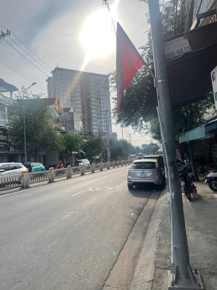 Bán căn nhà mặt tiền đường 30/4, phường 11, Vũng Tàu - Diện tích 353m², thu nhập ổn định 15 triệu/tháng!