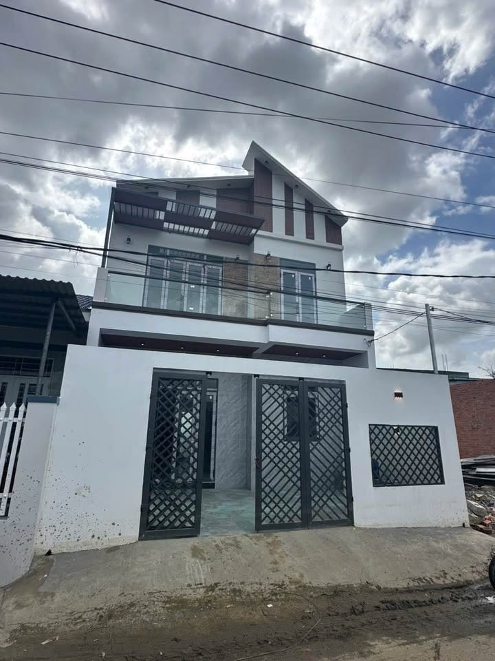 Nhà 2 tầng Diên Sơn 110m² giá 2.39 tỷ - Thiết kế hiện đại, full nội thất