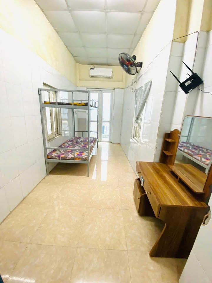 Nhà nguyên căn cho thuê tại Ngô Gia Tự Long Biên 50m² giá 3 triệu - Phù hợp cho vợ chồng trẻ!