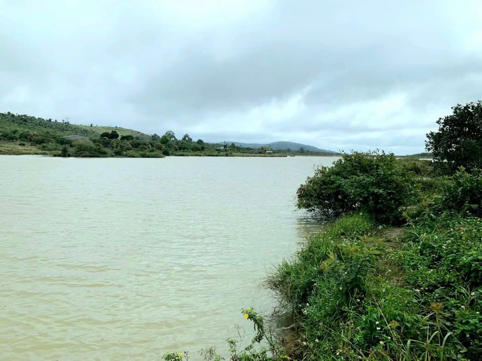 Nhà vườn Ea Dăh 5687m² giá 750 triệu - View hồ tuyệt đẹp!