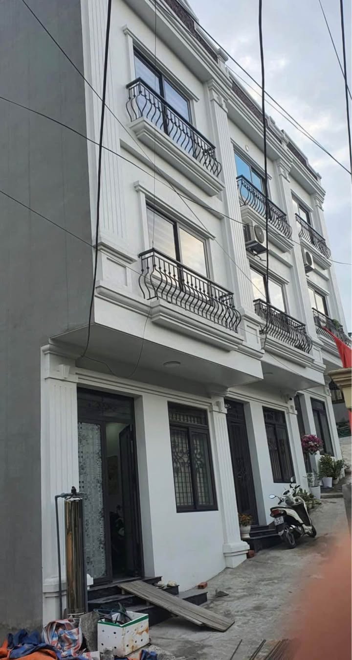 Nhà phố Cao Thắng Hạ Long 55m² giá chỉ từ 2.7 tỷ - Thiết kế tân cổ điển sang trọng!