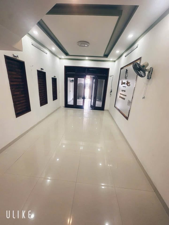 Nhà 3 tầng Mặt Tiền Y Moan, Buôn Ma Thuột 85m² giá 6.9 tỷ - Kinh doanh ngay!