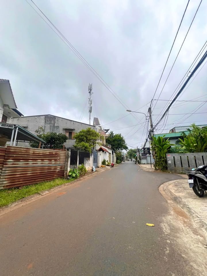 Nhà Mặt Tiền Đinh Núp, Buôn Ma Thuột, 94m² giá 4.5 tỷ - Kinh doanh sầm uất!