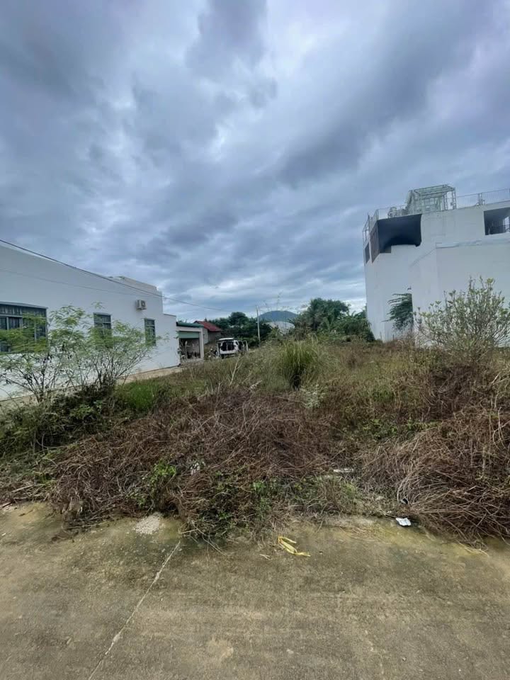 Đất 2 mặt tiền khu dân cư đường D30, phường Tây Nha Trang, 168m² - Giá chỉ 4.5 tỷ!