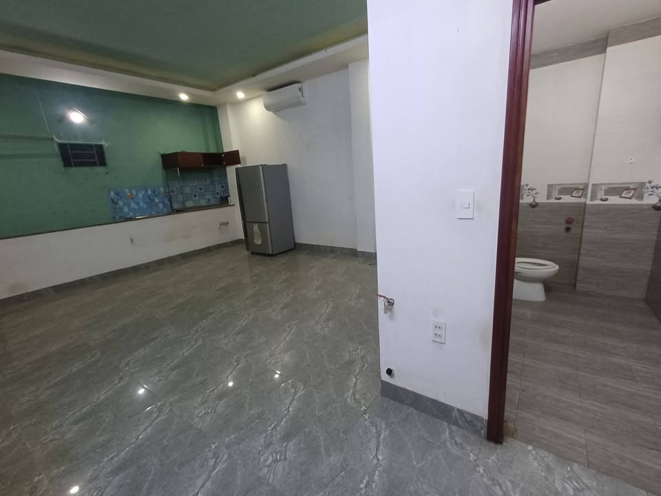 Phòng cho thuê An Phú Đông Quận 12 35m² giá 3.3 triệu - Có máy lạnh và tủ lạnh
