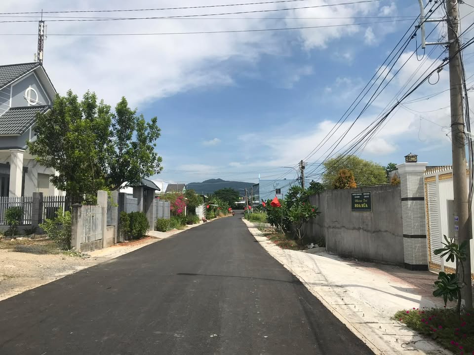 Nhà 1 trệt 1 lầu + 9 phòng trọ Tân Hải, Phú Mỹ 308m² - Giá 3.2 tỷ, ngộp ngân hàng!