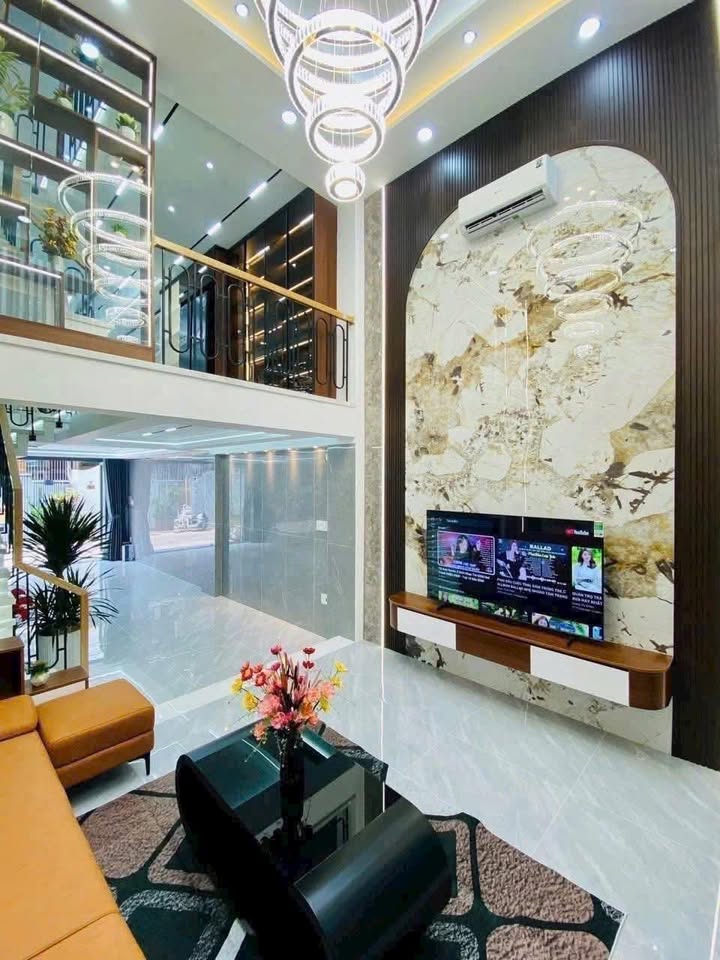 Nhà riêng khu phố 2, Hóc Môn 66m² giá 5.15 tỷ - Tặng nội thất cao cấp!