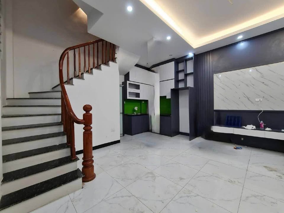 Nhà 5 tầng Hữu Hòa, Thanh Trì 33.5m² giá 7.5 tỷ - Hoàn thiện sang trọng!