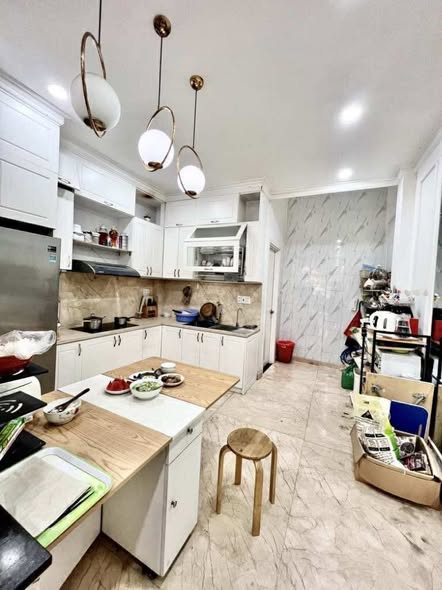 Nhà riêng Lê Văn Sỹ, Phú Nhuận 74m² giá 9 tỷ - Hẻm ô tô, sẵn sàng vào ở!