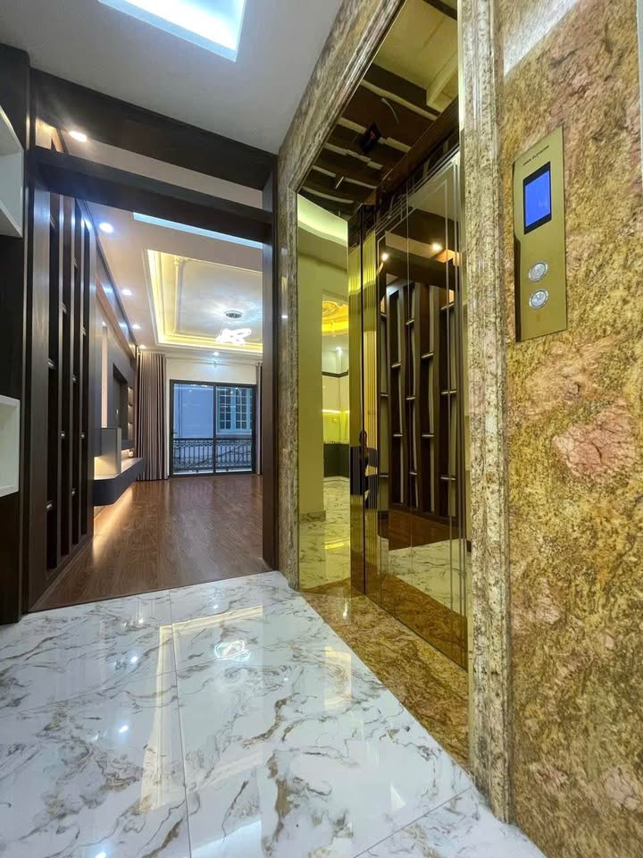 Căn hộ CCMINI 6 tầng tại Long Biên - Thang máy, 9 phòng cho thuê, giá thỏa thuận!