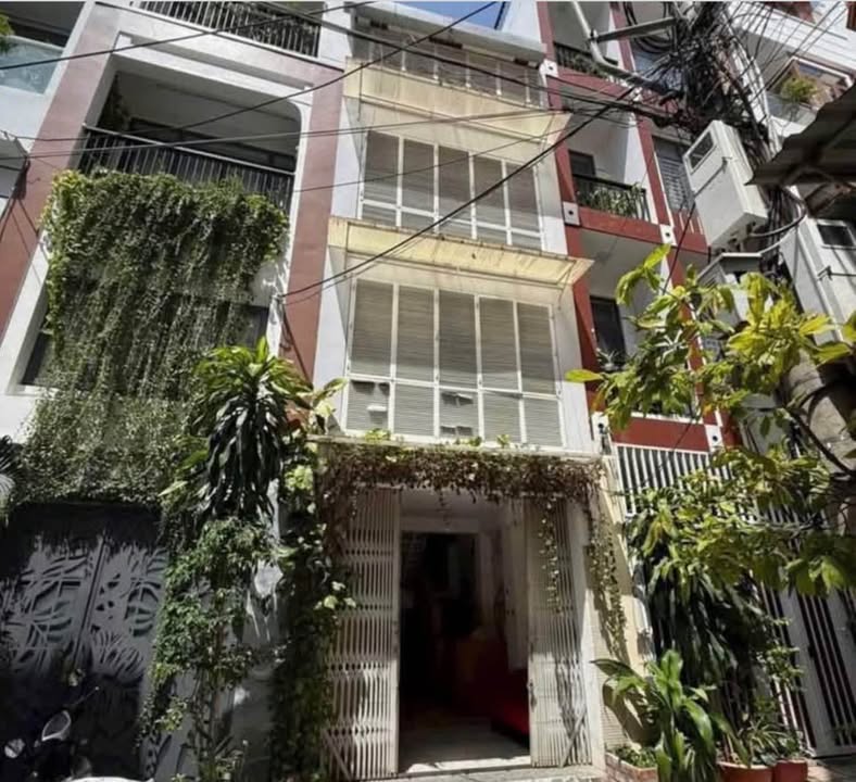 Nhà 4 tầng hẻm xe hơi đường Bạch Đằng, Nha Trang 35m² giá 6 tỷ - Sẵn sàng vào ở!