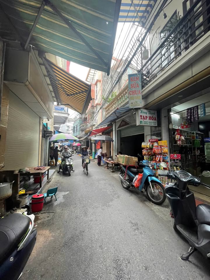 Nhà 2 tầng Mặt Chợ Cột Đèn Lê Chân 65m² giá 5.48 tỷ - Đầu tư sinh lời ngay!