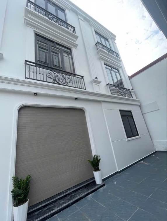 Nhà phố 3 tầng Nguyễn Trung Thành 44m² giá 2.7 tỷ - Ô tô đỗ cửa, gần chợ
