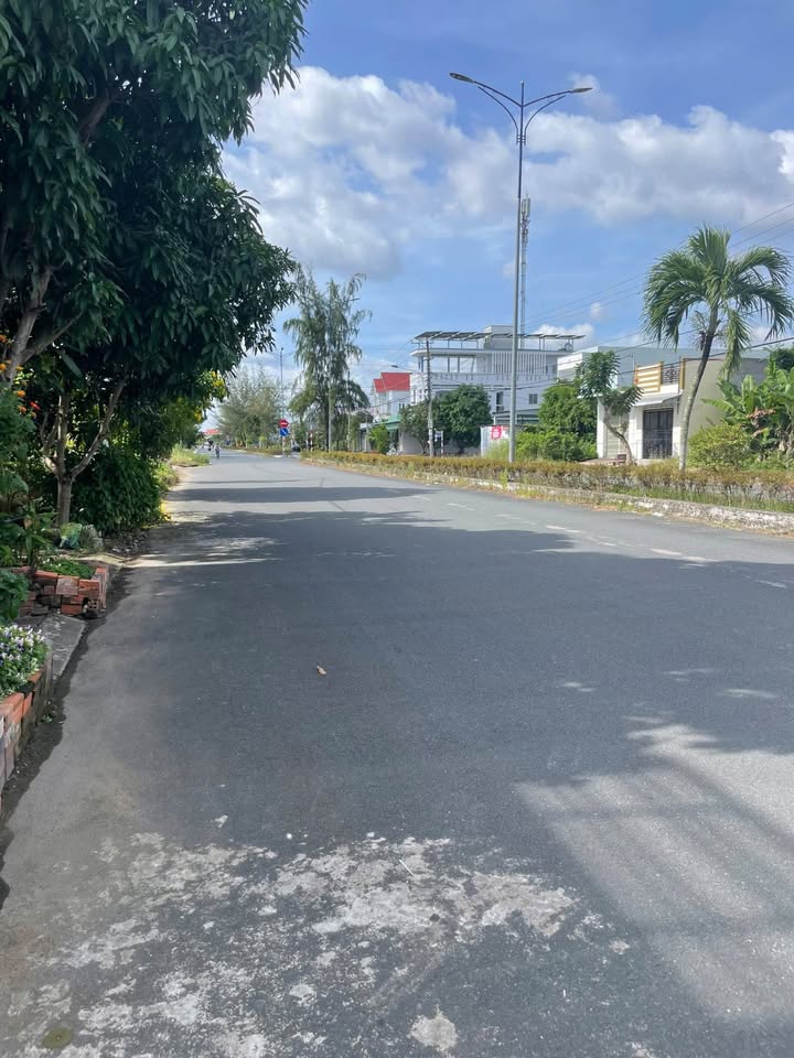 Nhà mặt tiền đường Lê Đức Thọ, phường An Xuyên, 119.7m² - Giá chỉ 1.3 tỷ, cơ hội đầu tư hiếm có!