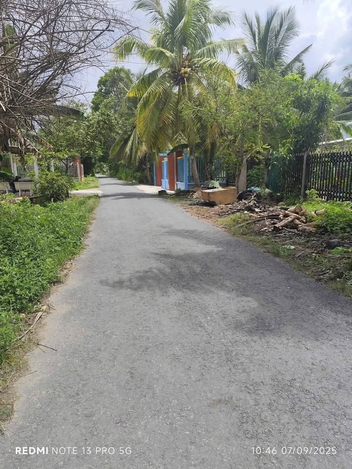 Nhà 400m² tại Hưng Khánh Trung A, Mỏ Cày Bắc - Giá 1.65 tỷ, sẵn sàng vào ở!