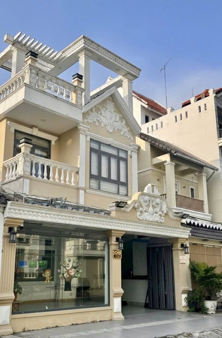 Biệt thự khu Tên Lửa Bình Tân 160m² giá chỉ 19.5 tỷ - Sẵn sàng vào ở!