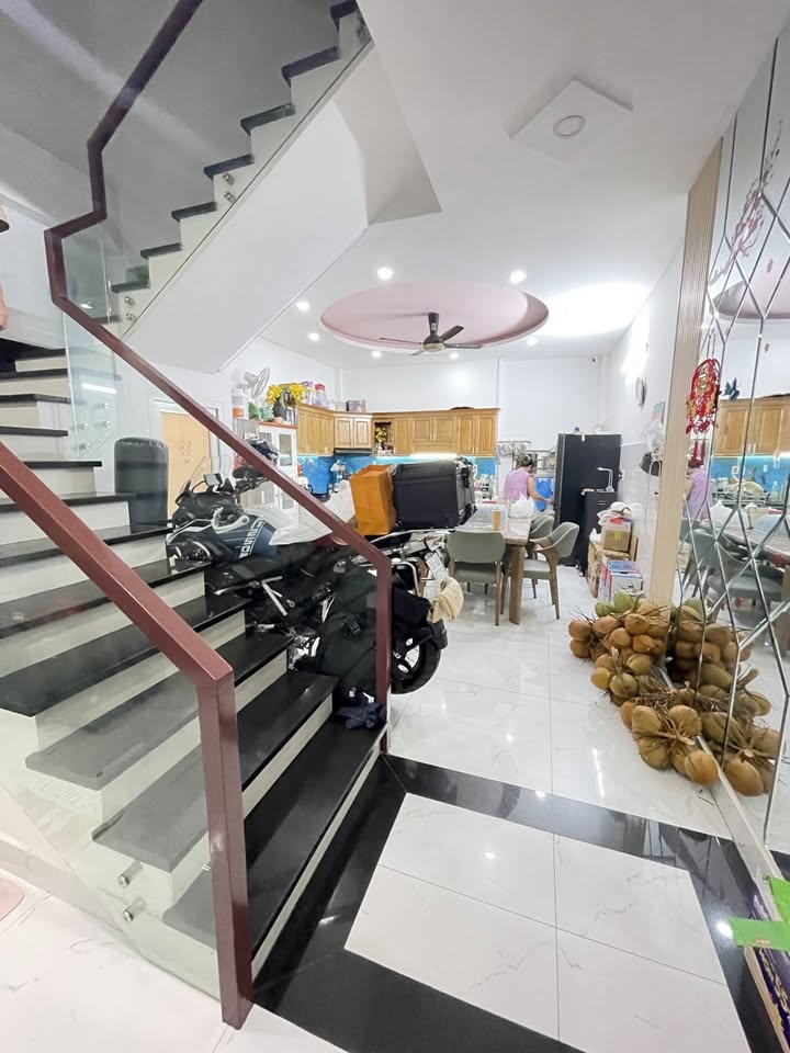 Nhà phố Lê Trọng Tấn, Tân Phú 75m² giá 8.5 tỷ - Hẻm 7m sát mặt tiền!