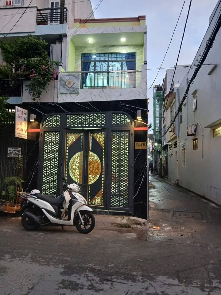 Nhà hẻm xe hơi Trịnh Đình Trọng, Tân Phú, 74m² giá 7.2 tỷ - Chính chủ bán gấp!