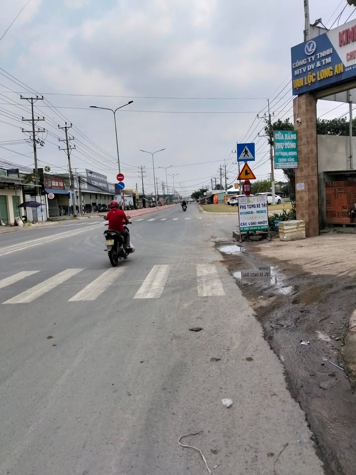 Đất mặt tiền Tỉnh lộ 10, Bình Chánh 7204m² giá 166 tỷ - Cơ hội đầu tư sinh lời!