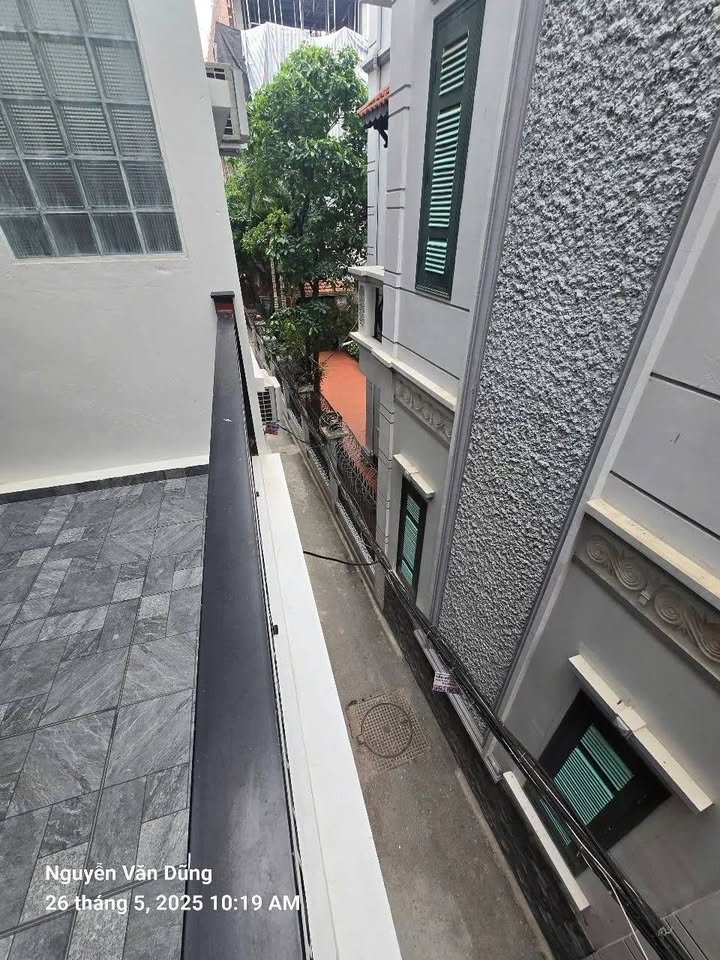 Nhà mới Ngõ 69 Tứ Liên 64m² giá 16.5 tỷ - Thiết kế hiện đại, đầy đủ tiện nghi!