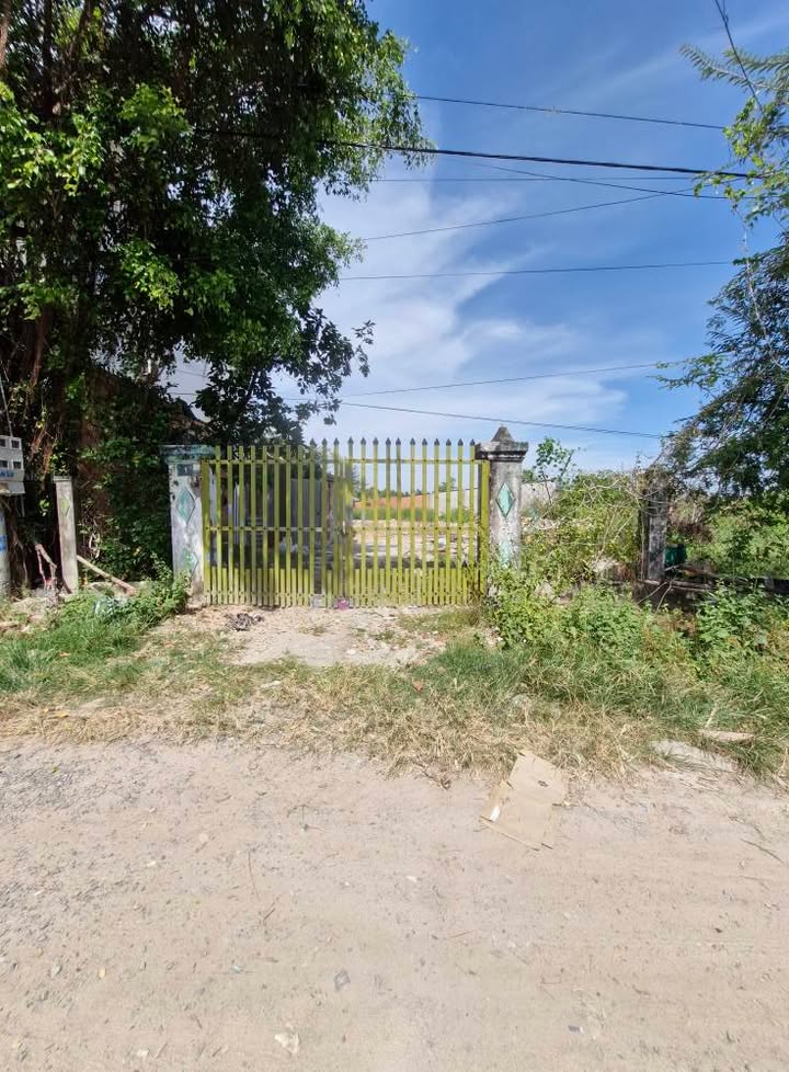 Bán đất Phường Long Hoa Tây Ninh 425m² giá 2.09 tỷ - Đường lớn, tiện ích đầy đủ!