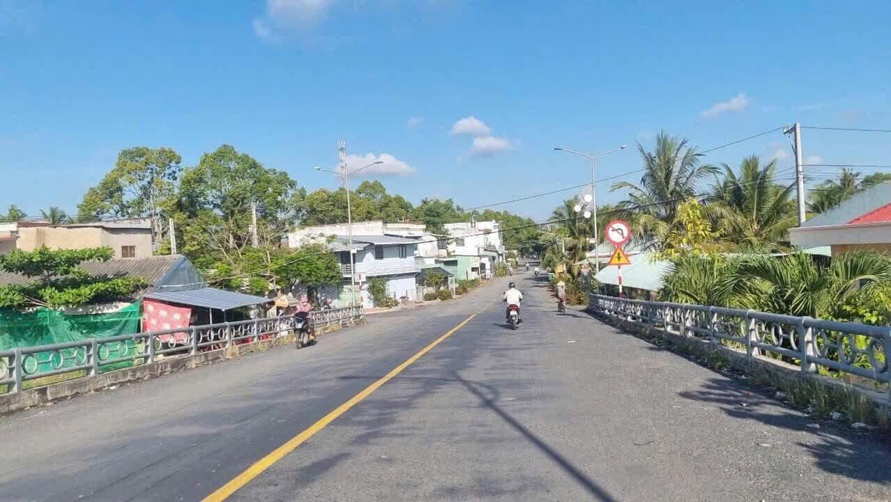 Đất mặt tiền HL60, xã Cẩm Sơn, huyện Cai Lậy, 1240m² giá 4.8 tỷ - Kinh doanh thuận lợi!