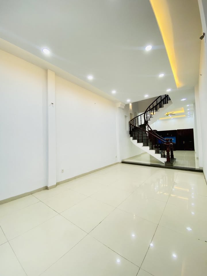 Nhà mặt tiền kinh doanh đường Quang Trung, Gò Vấp - 111m² giá 10.8 tỷ - Sổ hồng chính chủ!