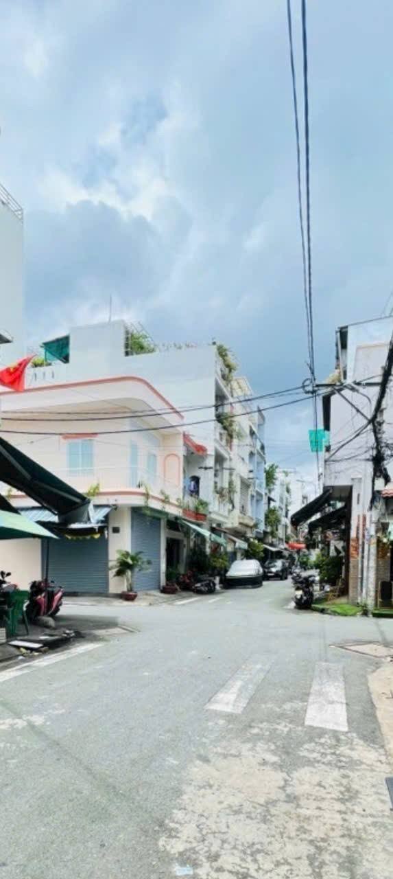 Nhà phố Tân Phú 42m² giá 8.35 tỷ - Góc 2 mặt tiền, kinh doanh thuận lợi!