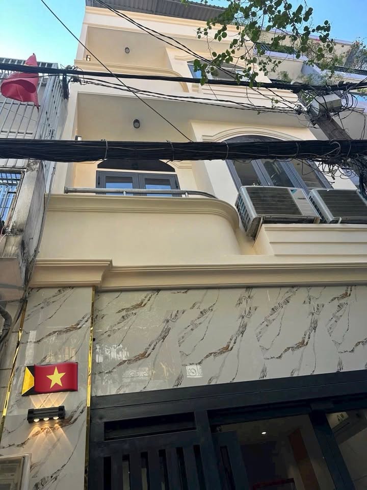 Nhà 4 Tầng Hẻm Thích Quảng Đức, Phú Nhuận 32m² giá 7.15 tỷ - Đầu tư sinh lời ngay!