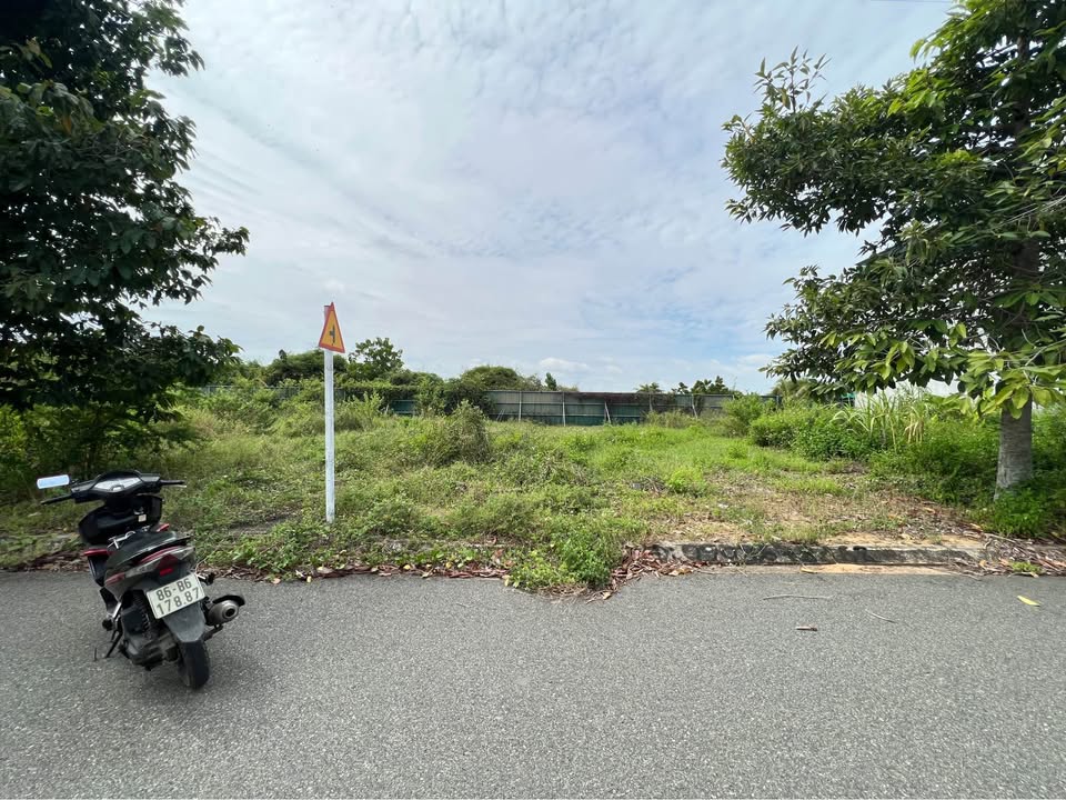 Nhà bán tại Rạng Đông, Hàm Liêm 105m² giá 920 triệu - Sổ đỏ chính chủ!