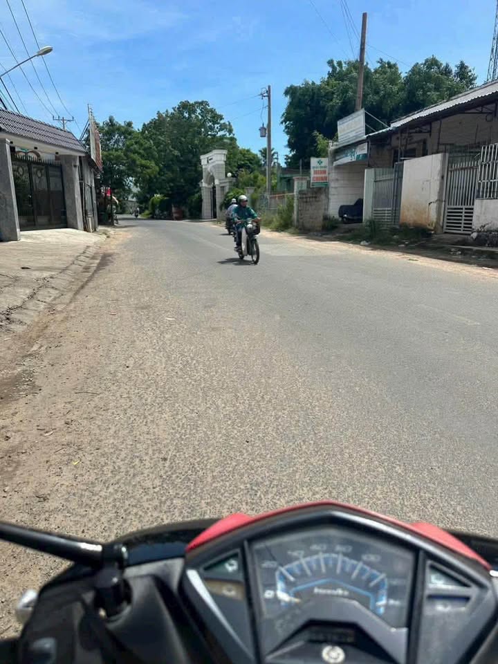 Bán lô đất thổ cư Phan Thiết 106m² giá 1.05 tỷ - Đường ô tô, gần hồ bơi Quốc Hùng!