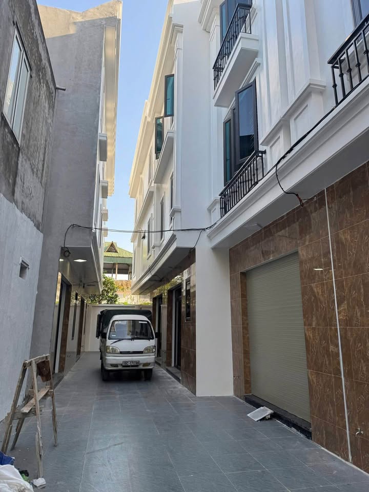 Nhà xây mới Trần Tất Văn, Kiến An 42m² giá 1.79 tỷ - Đỗ ô tô trong sân!