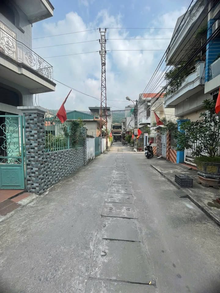 Nhà đẹp Cẩm Sơn 110m² giá 1.98 tỷ - Hướng Đông, kinh doanh thuận lợi!