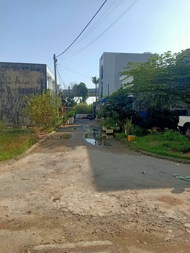 Lô đất 101,4m² đường 27 Long Thạnh Mỹ, giá 3.8 tỷ - Vị trí đắc địa gần Vinhomes!