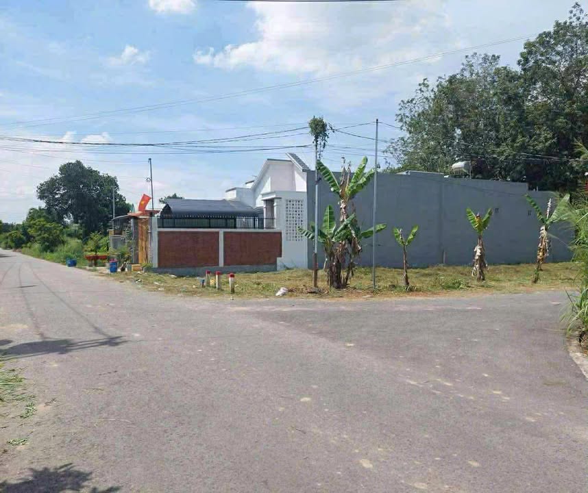 Đất đẹp 2 mặt tiền tại Phú An, Bến Cát - Diện tích 615m², Giá 4.49 tỷ - Cơ hội đầu tư hấp dẫn!