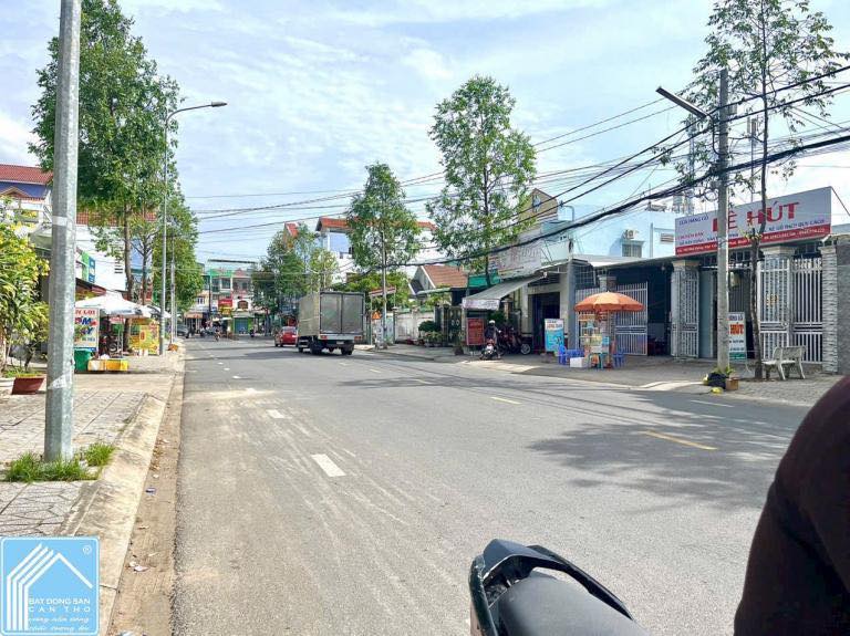 Bán nhà mặt tiền Cây Da, Tân Đông Hiệp, 102m² giá 6.5 tỷ - Kinh doanh thuận lợi!