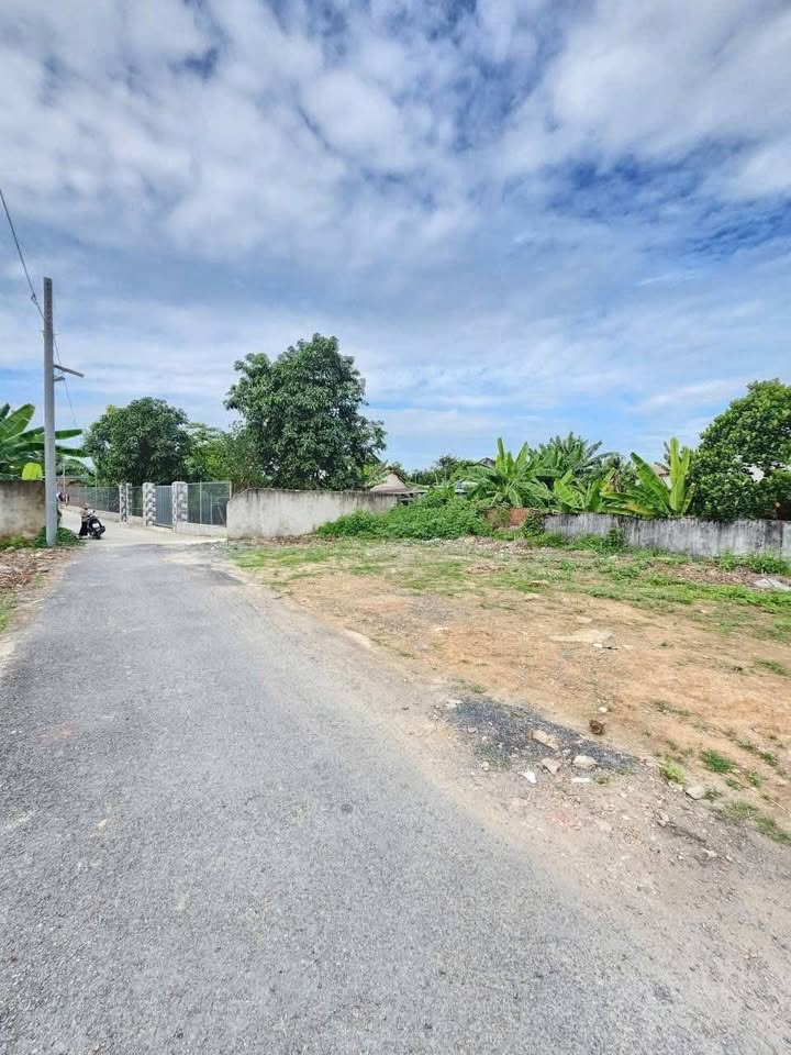 Nhà bán Phường Tân Hạnh, Dĩ An 60.3m² giá 1.75 tỷ - Cách ngã tư Bình Trị 500m!