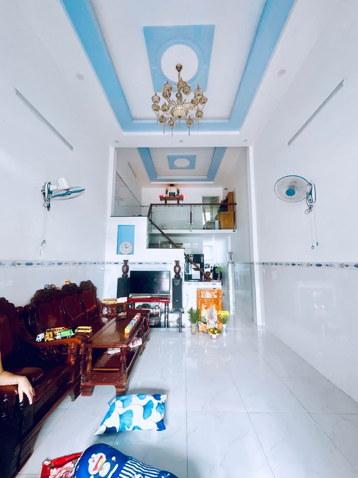 Nhà phố Tân Bình Dĩ An 72m² giá 1.999 tỷ - Gần chợ đêm Bicosi!