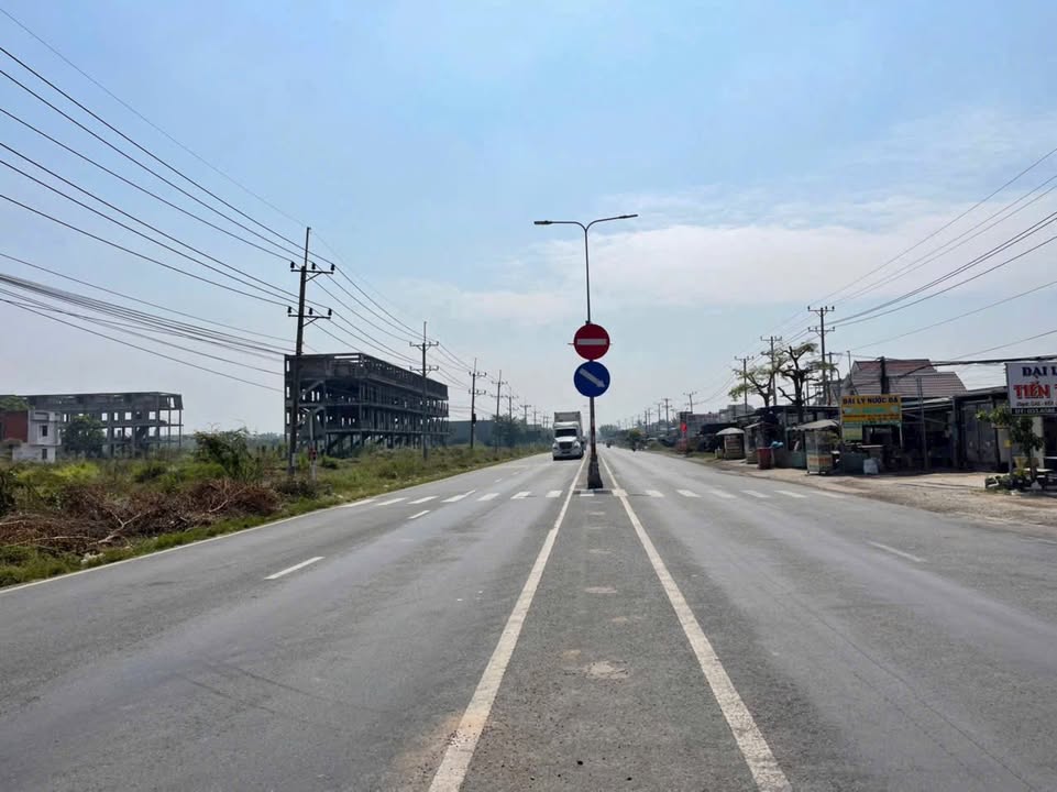 Kho mới xây Bến Lức 545m² giá 4.5 tỷ - Đường nhựa xe tải vào tận kho!