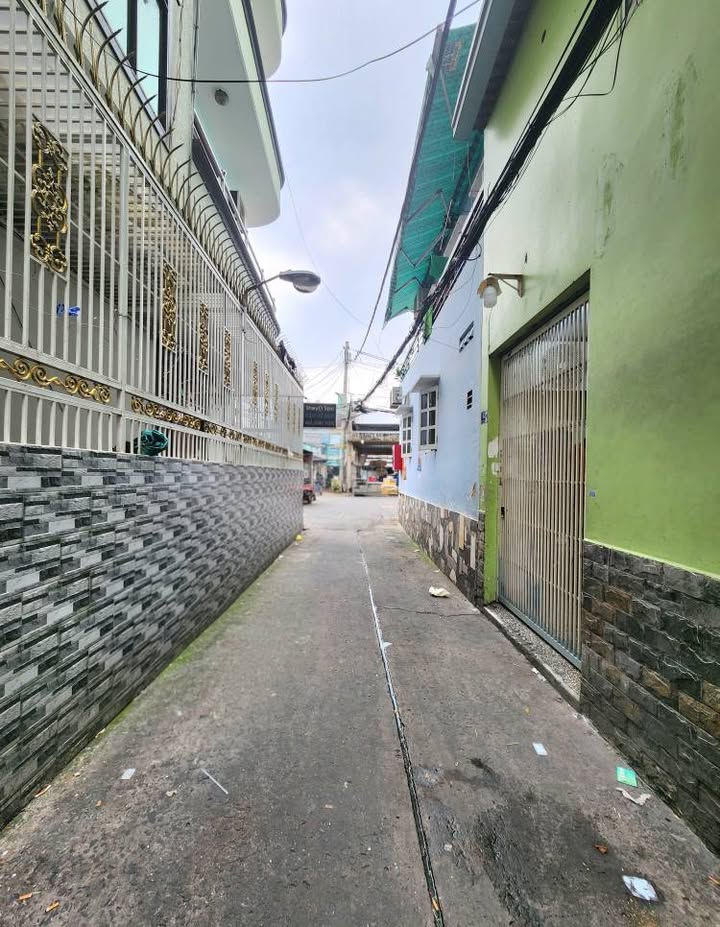 Nhà 4 tầng Phú Nhuận 39m² giá 7.3 tỷ - Gần chợ, vị trí đắc địa!