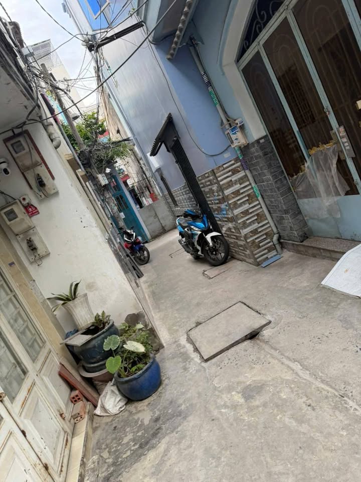 Nhà phố Âu Dương Lân, Quận 8, 16m² giá 2.98 tỷ - Vị trí đắc địa, giao thông thuận lợi!