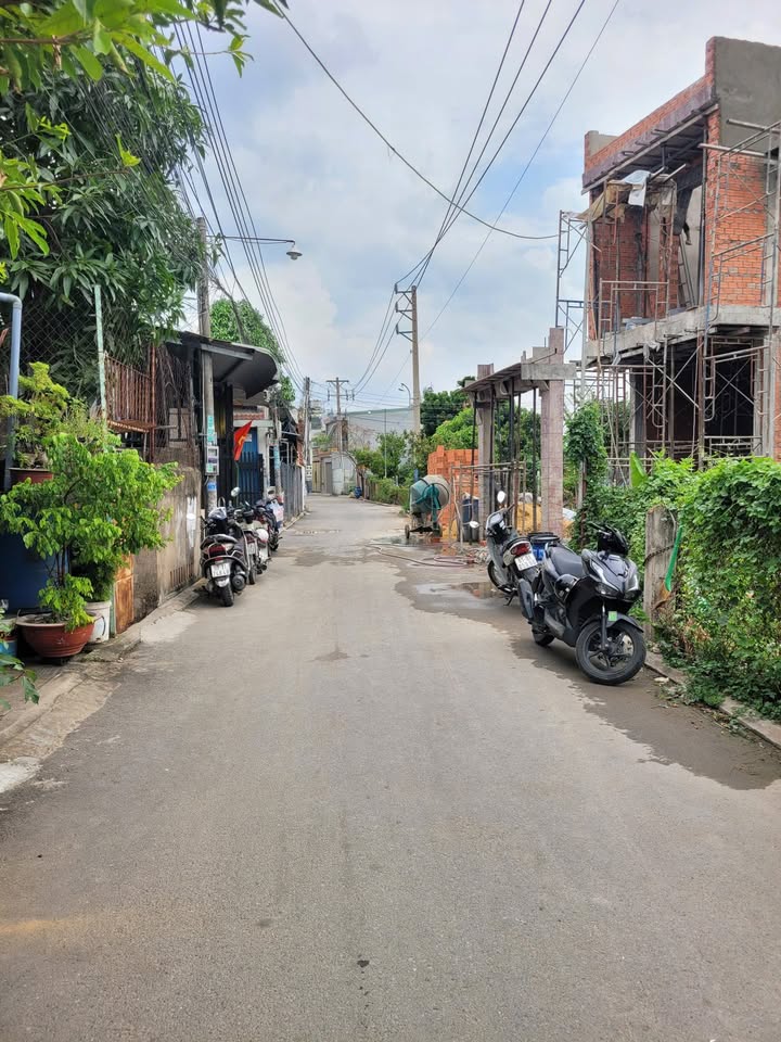 Đất thổ cư Dĩ An 70.6m² giá 3.85 tỷ - Phù hợp kinh doanh nhỏ!