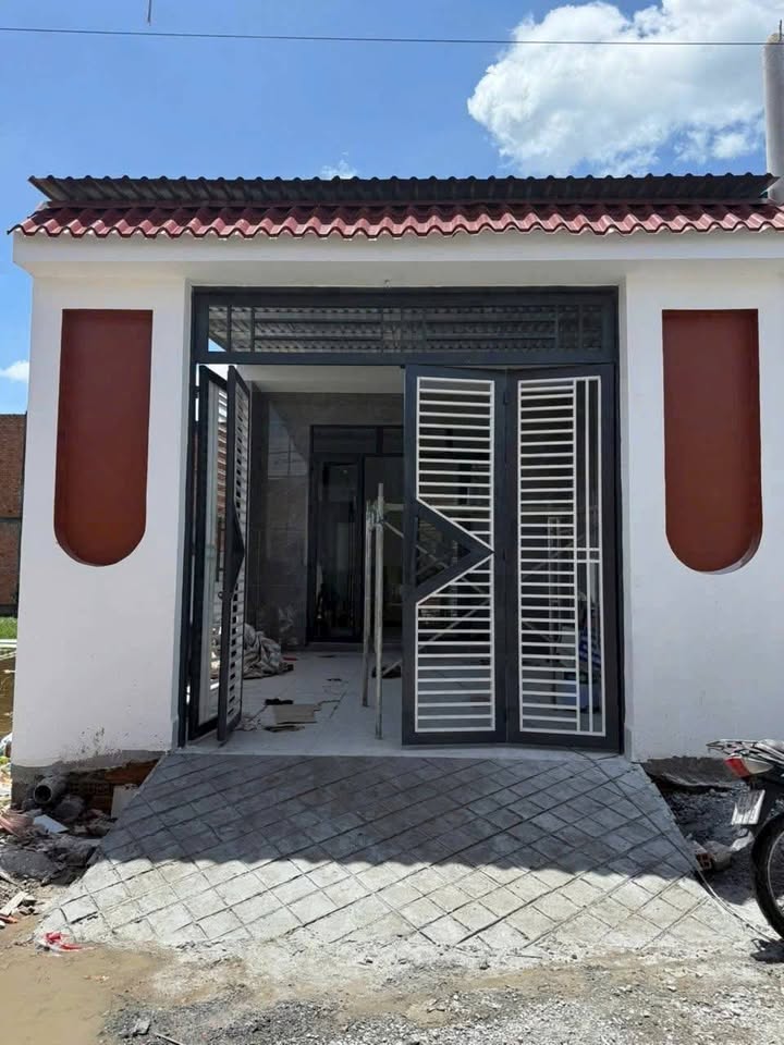 Nhà cấp 4 Đức Hòa 120m² chỉ 1.4 tỷ - Đẹp từ trong ra ngoài!