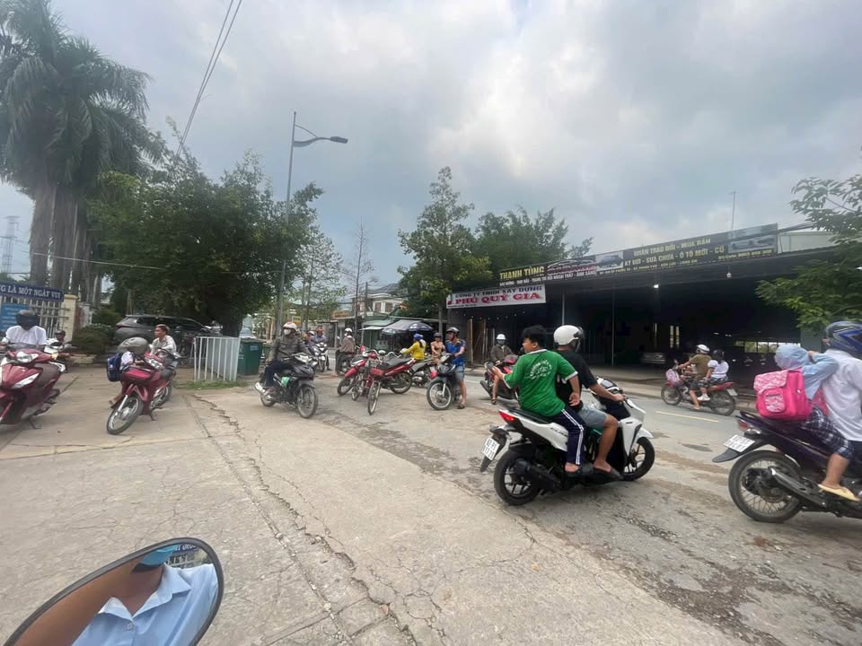 Đất thổ cư 200m² tại ấp Phước Tú, Bến Lức chỉ 4.1 tỷ - Vị trí thuận lợi, pháp lý rõ ràng!