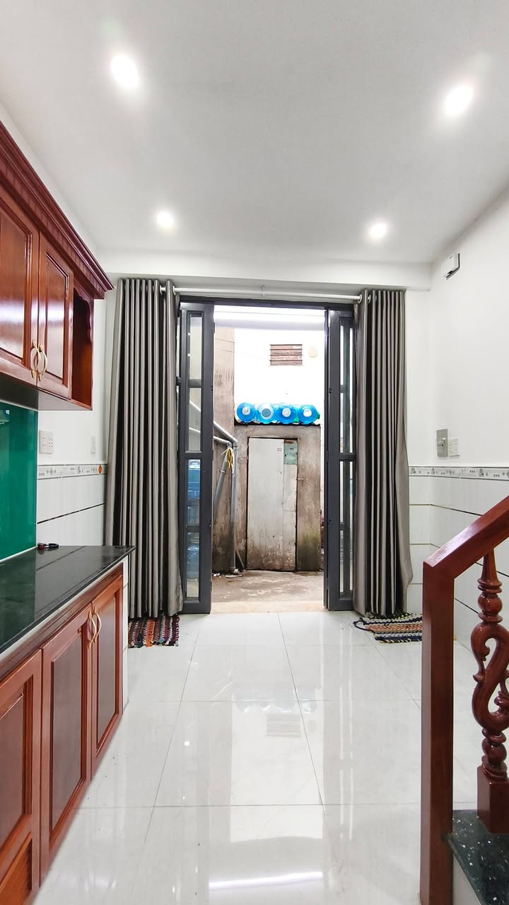 Nhà nhỏ Trương Phước Phan, Bình Tân 11m² giá 1.8 tỷ - Sẵn sàng vào ở ngay!